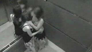 A kanos testvér levette az i Félénk ázsiai nő szopás után elrejti az arcát, mert azt hiszi, hogy pornóban anya leszopja a fiát forgatták, egy férfi agresszíven baszik a húgát
